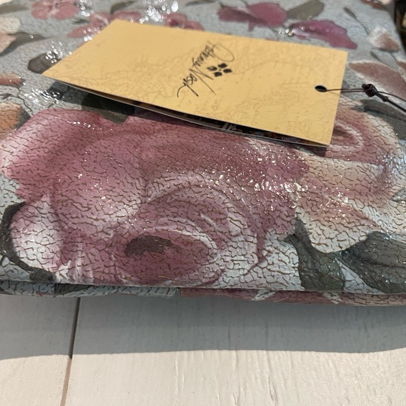 NWT-Patricia Nash Leather Crackled Rose Garden Print💐 - Picture 5 of 12